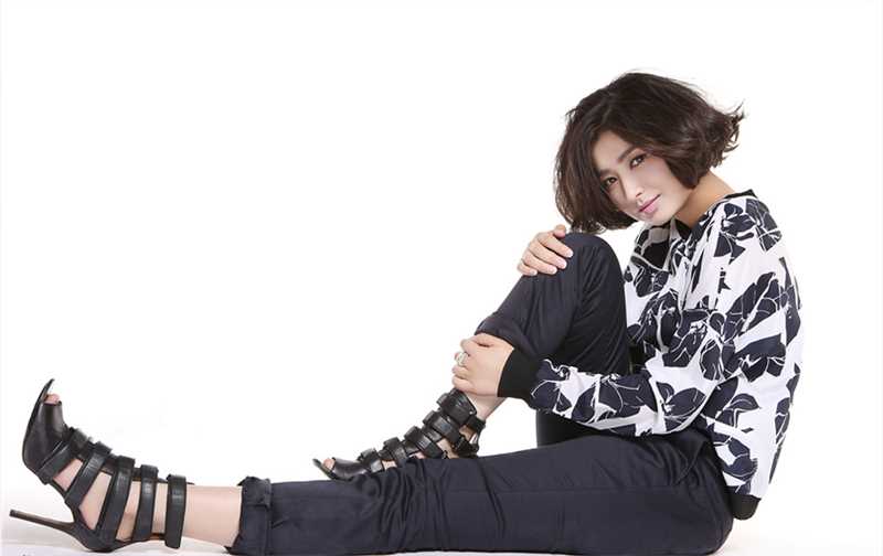 斓曦时尚大片展知性魅力