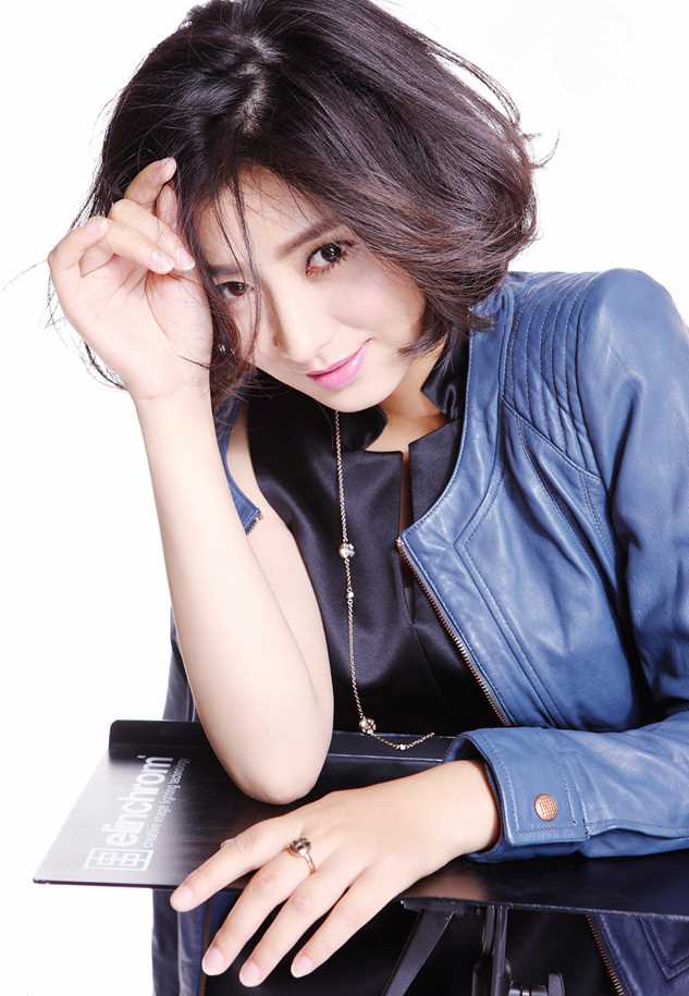 斓曦时尚大片展知性魅力