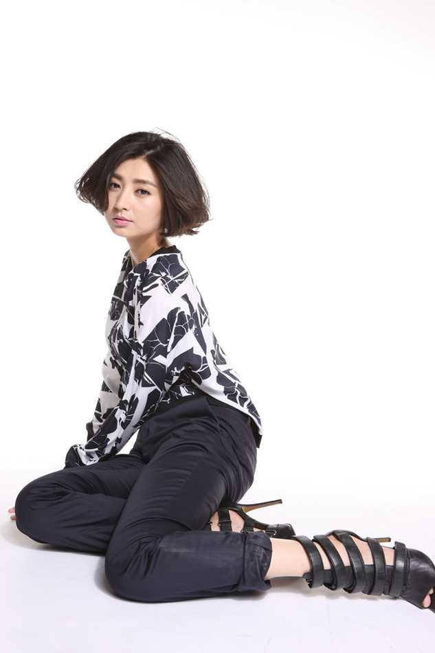 斓曦时尚大片展知性魅力