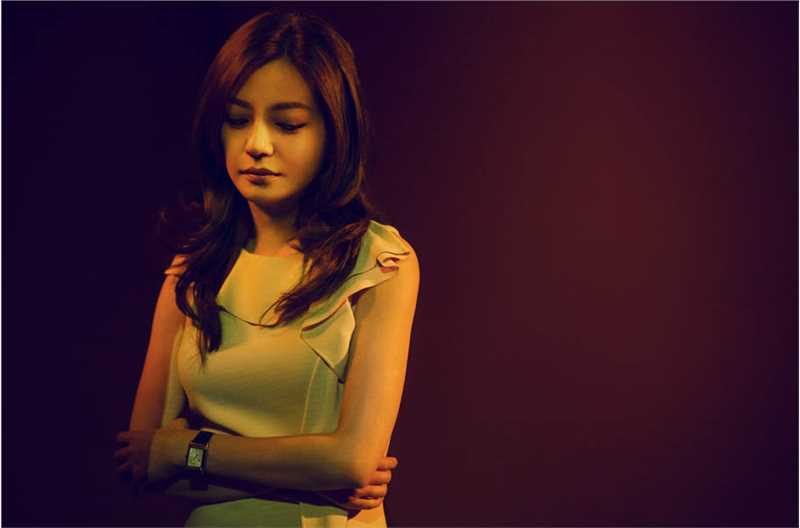 最新赵薇时尚高清展优雅女人味壁纸