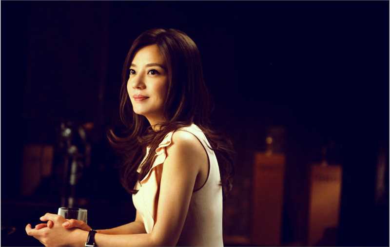 最新赵薇时尚高清展优雅女人味壁纸