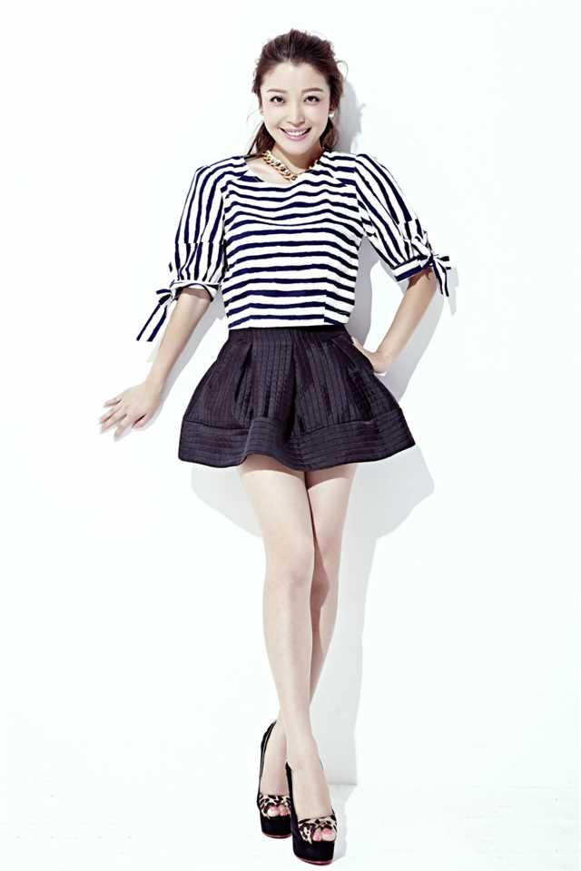 优质高晓菲时尚大展甜美笑容相册