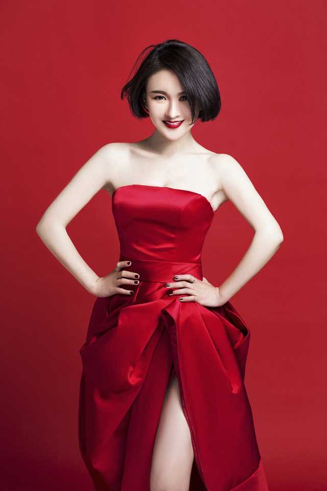 最新郑亦桐时尚性感大片曝光图集