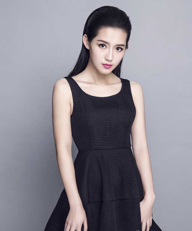 最新演员苏青拍摄时尚大片图集