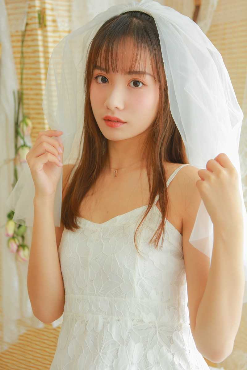 精选日本美女白纱长裙养眼森系自然迷人清纯艺术照图册