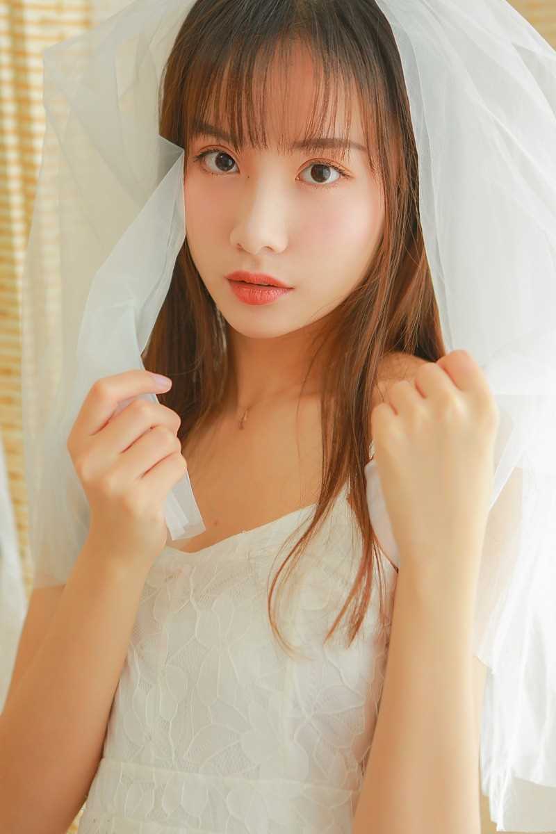 精选日本美女白纱长裙养眼森系自然迷人清纯艺术照图册