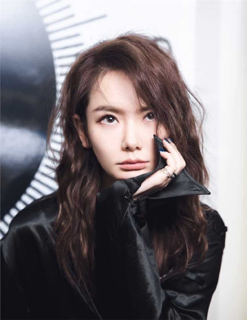 最新养眼清纯美女戚薇浪漫迷人艺术照图片壁纸