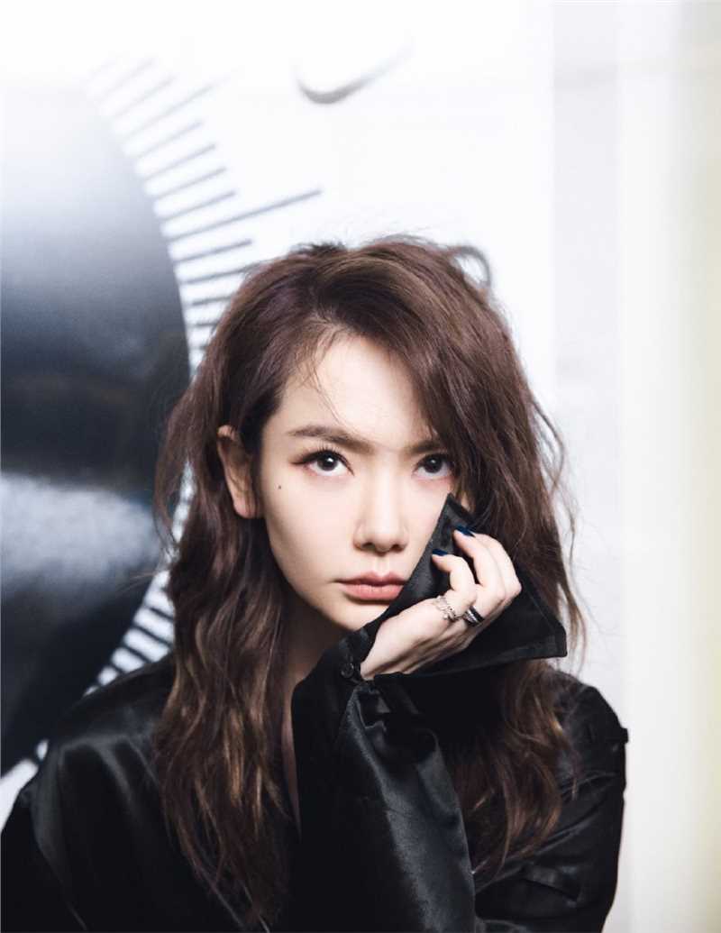 最新养眼清纯美女戚薇浪漫迷人艺术照图片壁纸