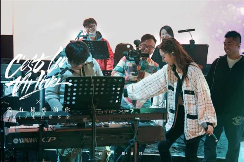 最新养眼清纯美女戚薇浪漫迷人艺术照图片壁纸