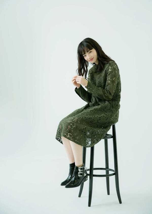 精选日本明星小松菜奈氧气美女素颜清纯养眼壁纸图册