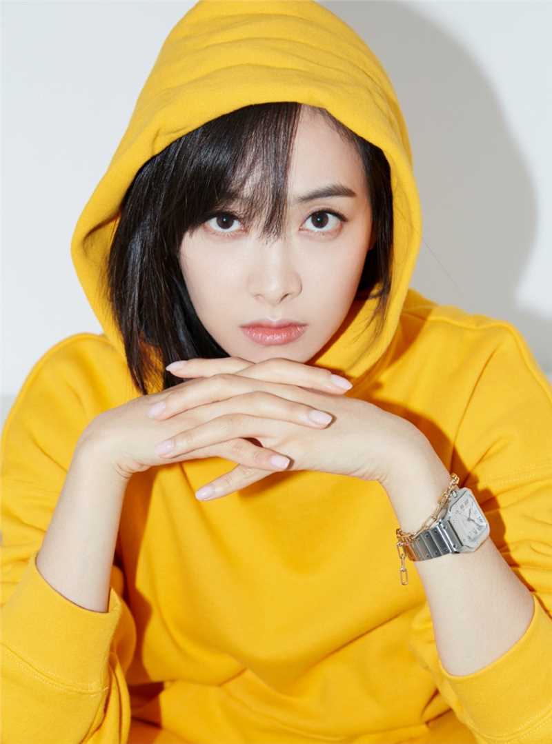 精选活力阳光美女宋茜显眼卫衣清爽运动风格时尚图册