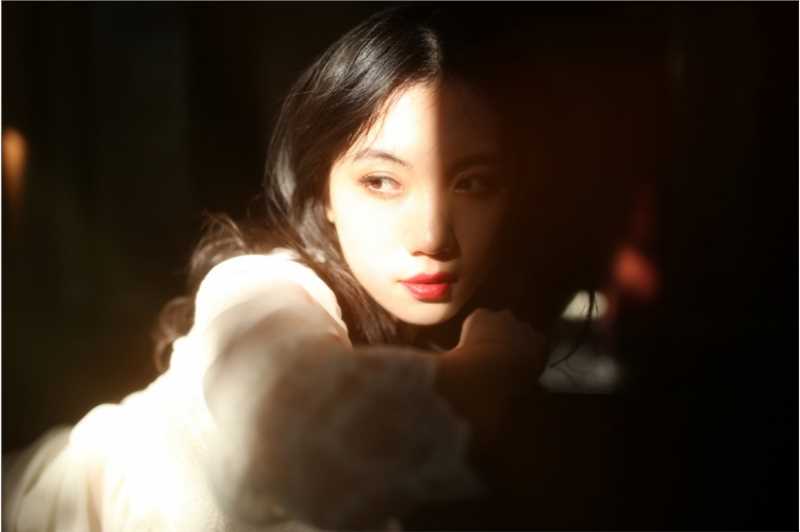 精选风情万种的美艳性感蕾丝情趣内内阳光下养眼摄影图册