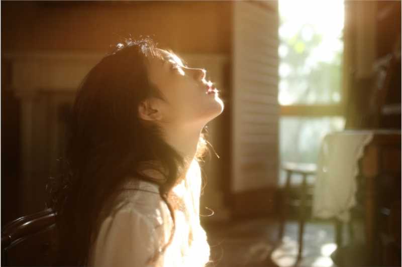 精选风情万种的美艳性感蕾丝情趣内内阳光下养眼摄影图册