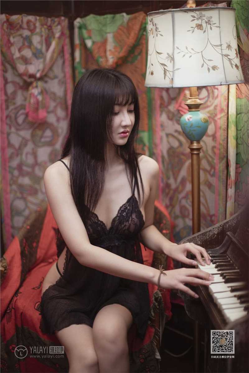 高清肥臀波涛妻子极品透视情趣睡衣性感黑丝高清成年美女图片图集