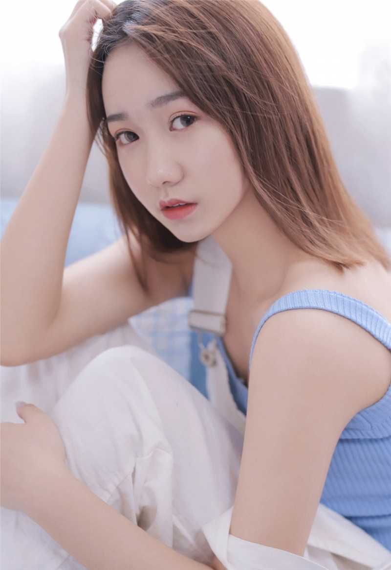 最新姿态优雅迷人的美女身材苗条性感小蛮腰养眼妹子图壁纸