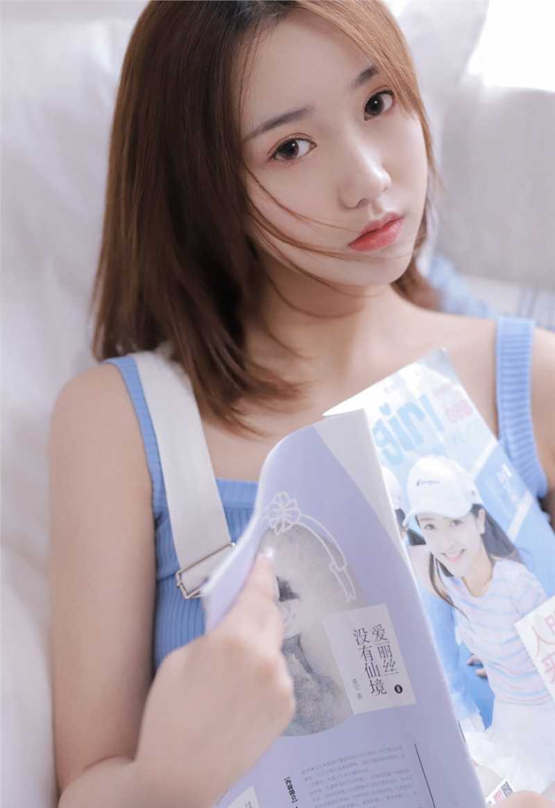 最新姿态优雅迷人的美女身材苗条性感小蛮腰养眼妹子图壁纸