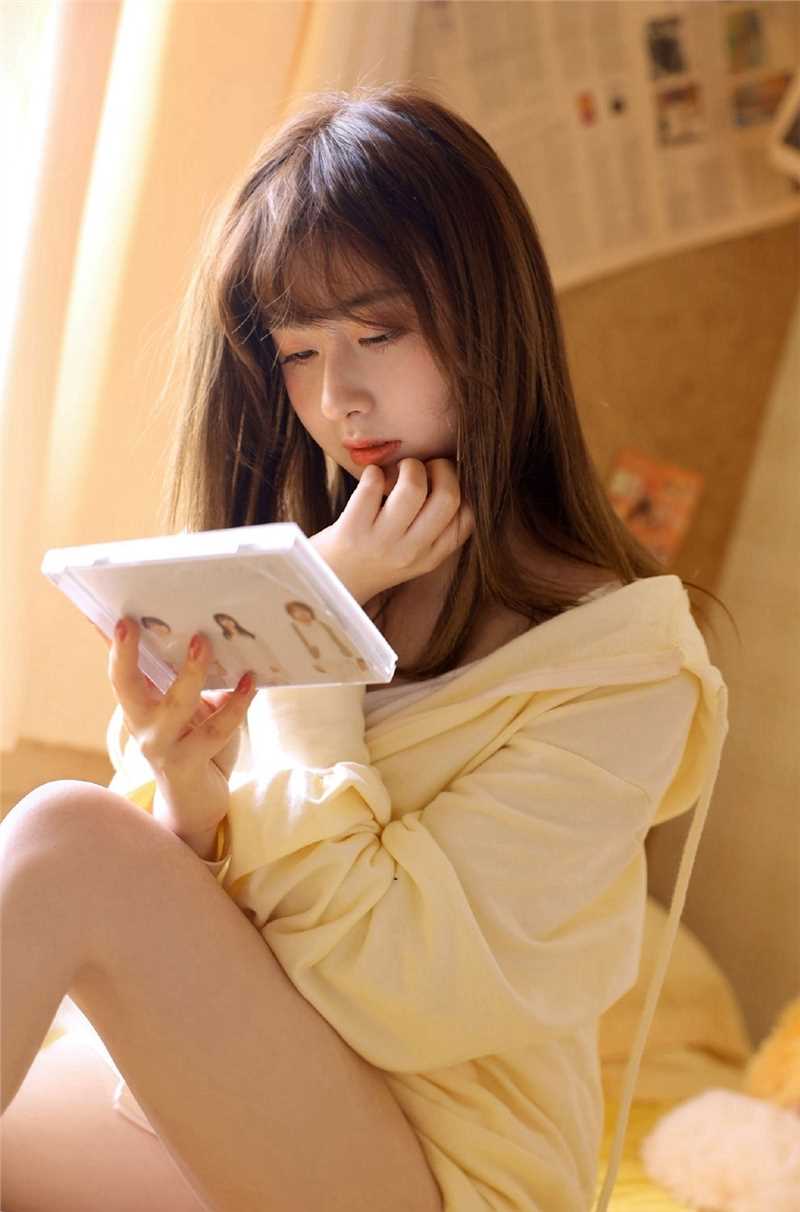 精选大长腿白皙诱人的清纯mm性感撩人的拍照姿势艺术照图册