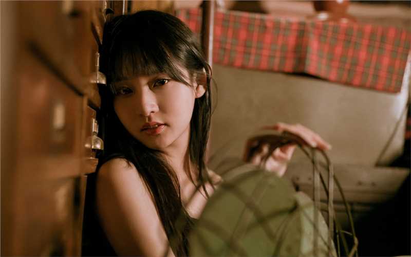 优质成熟诱人的优雅淑女吊带香肩妩媚性感的美女相册