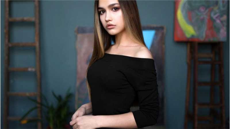 欧美辣妹身材凹凸有致性感惹火的高清成年美女图片