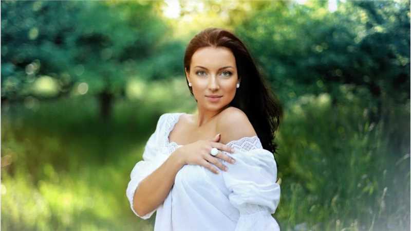 欧美辣妹身材凹凸有致性感惹火的高清成年美女图片