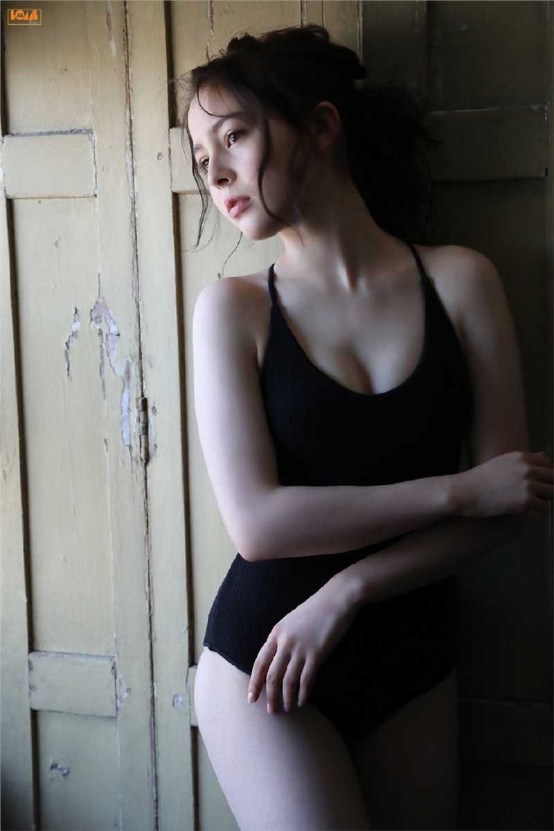 优质极品清纯妹妹死库水泳装低胸长腿诱惑个人相册