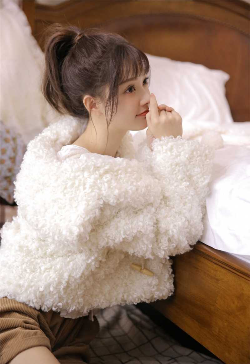 精选日本少女牛奶肌肤清纯性感私房氧气图片图册