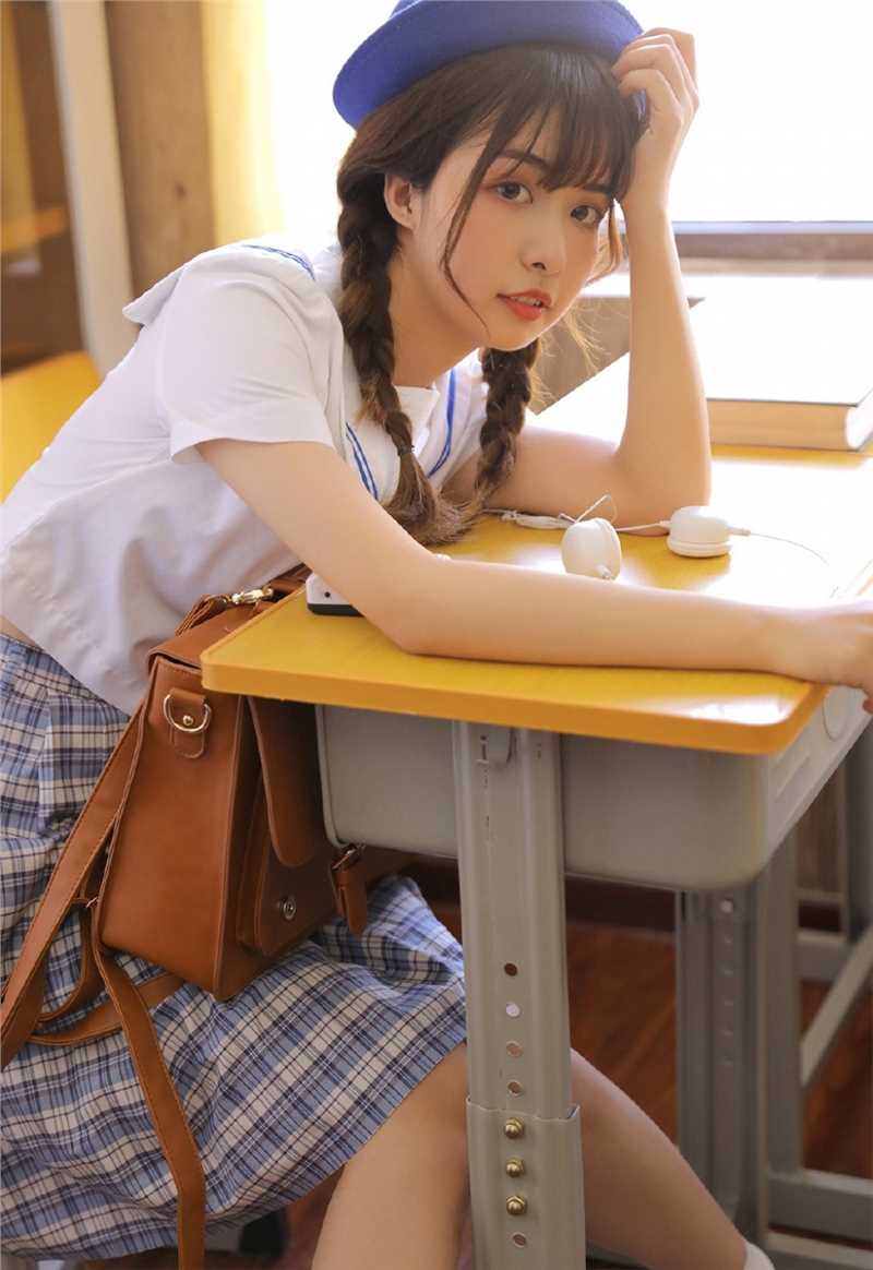 高清清秀可爱的双马尾小萝莉俏皮萌白酱清纯女生照片图集