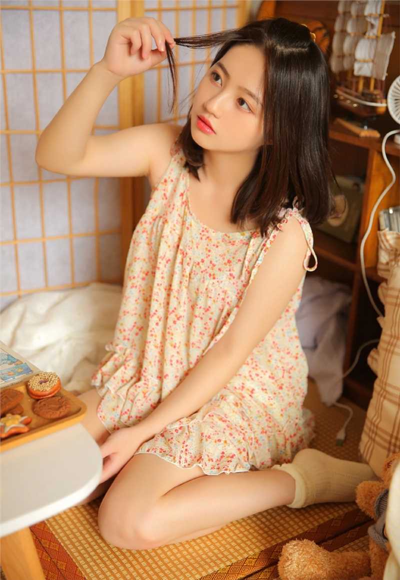 高清娇俏可人的清纯软妹吊带碎花裙明眸善睐唯美女生头像图集