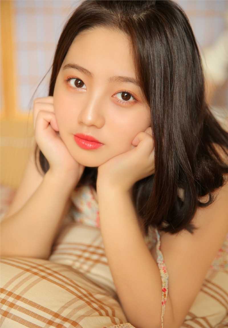 高清娇俏可人的清纯软妹吊带碎花裙明眸善睐唯美女生头像图集