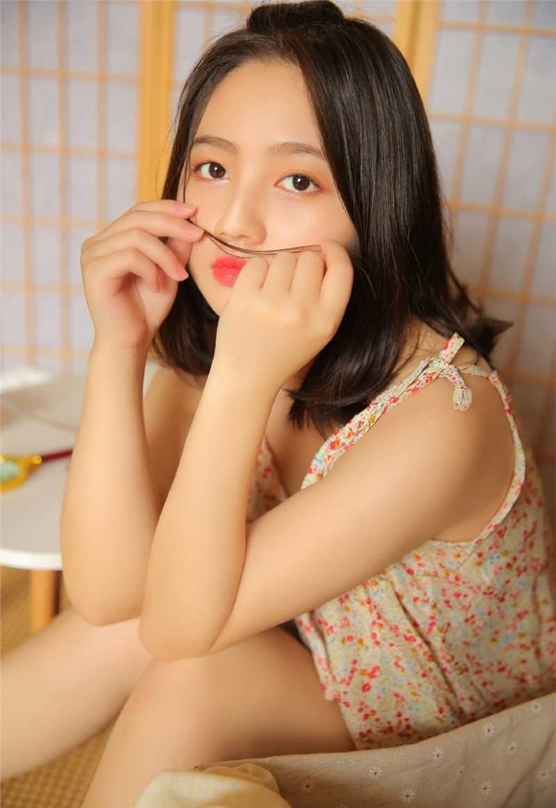 高清娇俏可人的清纯软妹吊带碎花裙明眸善睐唯美女生头像图集