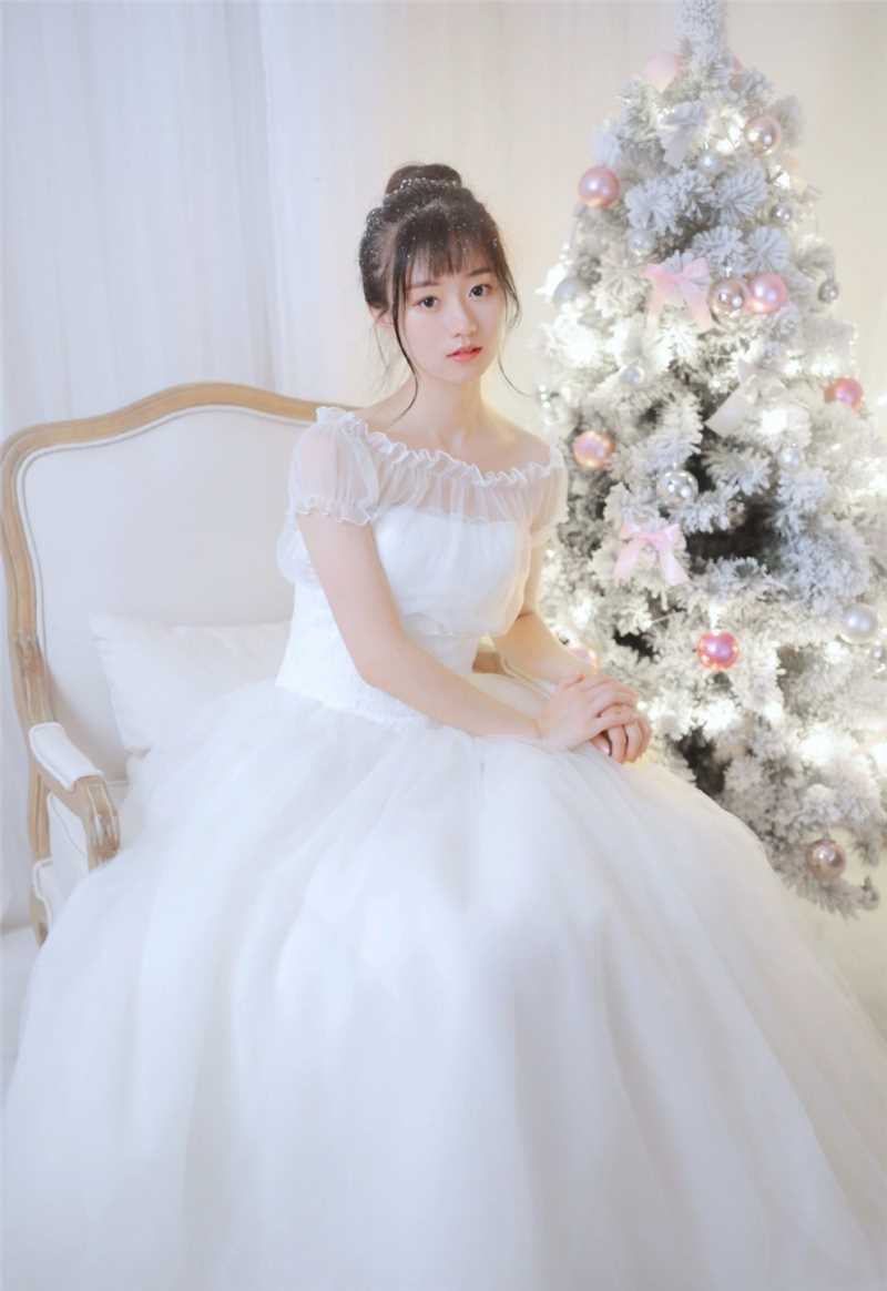 最全梦幻唯美美少女穿着白色纱裙看起来十分甜美诱人的图片相册