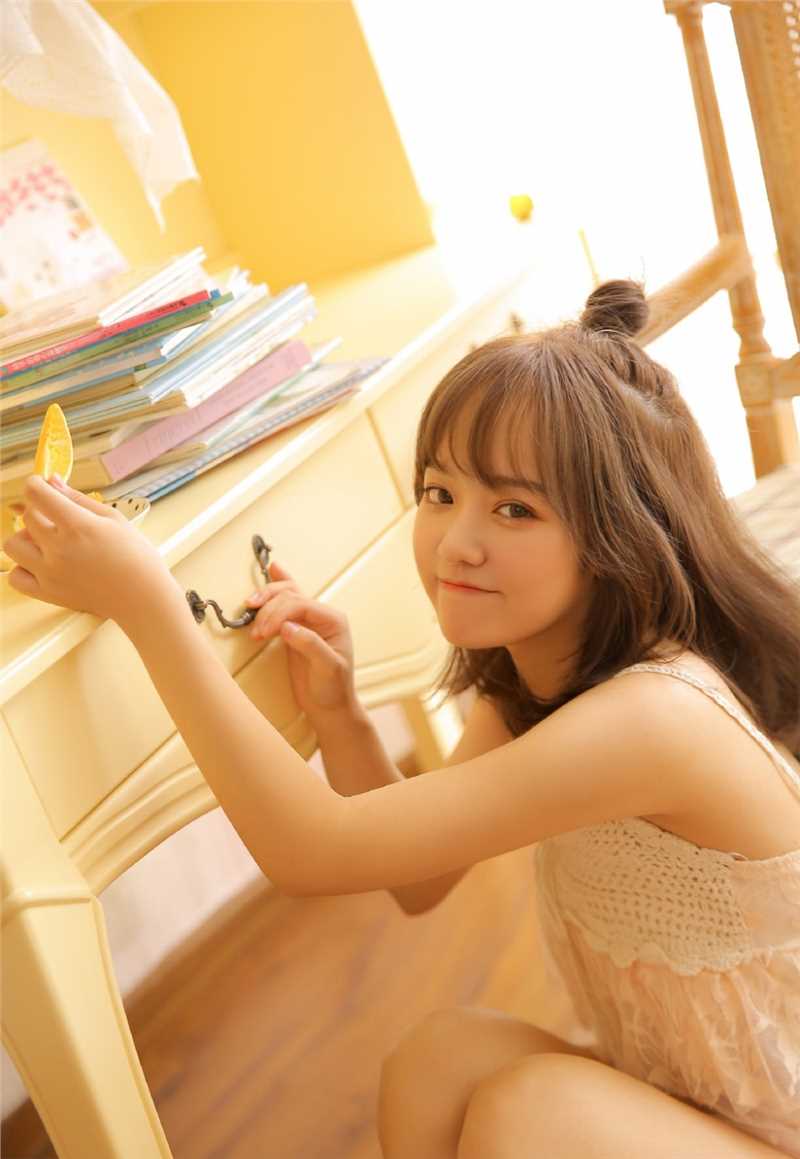 优质甜美女孩娇羞可人明眸皓齿的长相诱人美女裸图图片