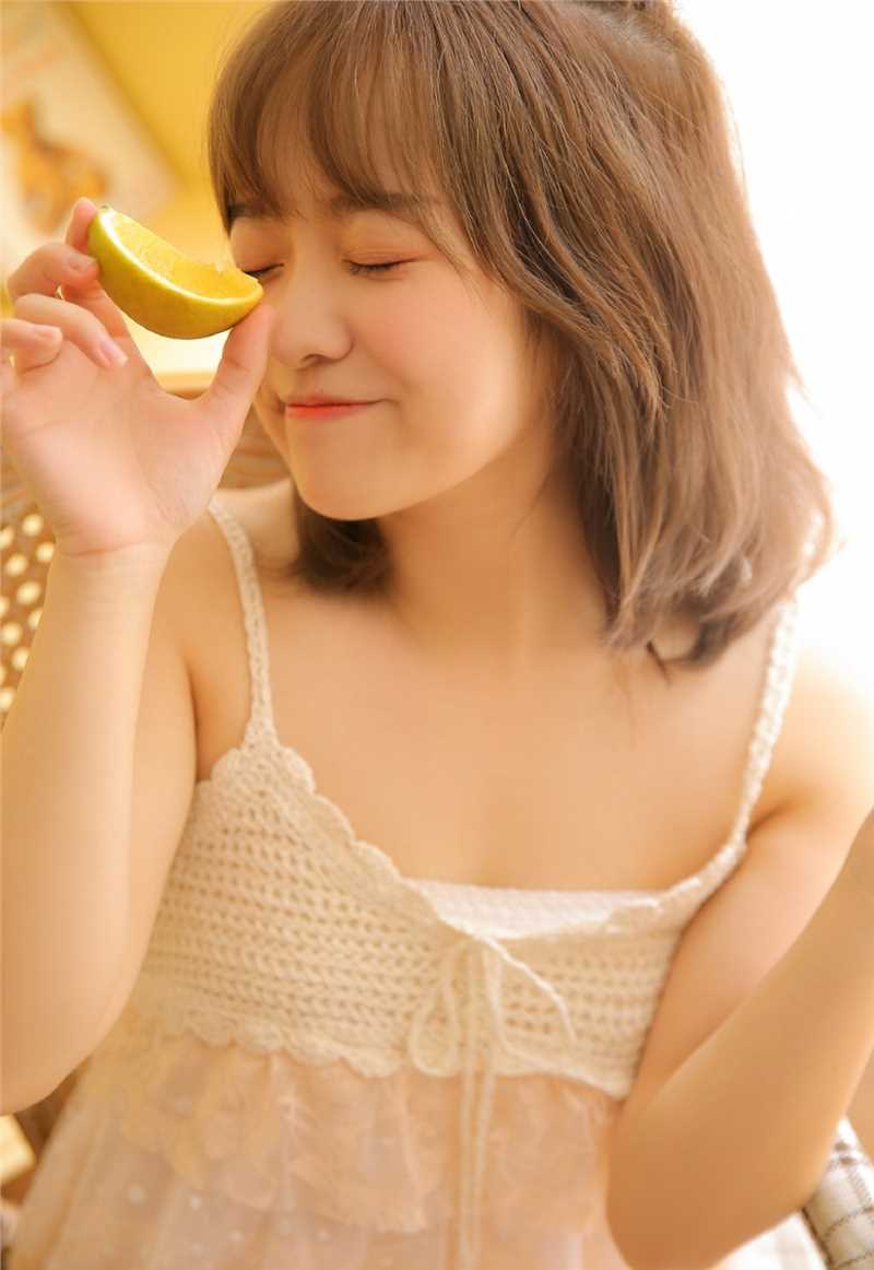 优质甜美女孩娇羞可人明眸皓齿的长相诱人美女裸图图片