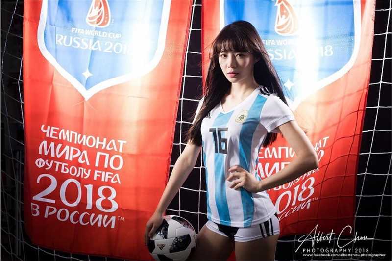 最新韩国气质甜美软妹子大长腿小清新私房照图库图集