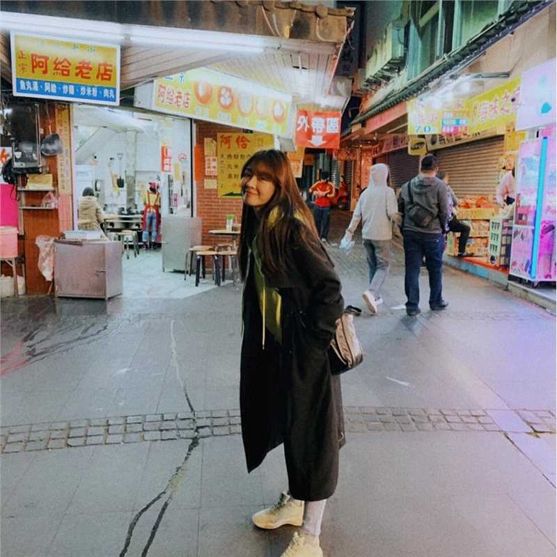 最新韩国气质甜美软妹子大长腿小清新私房照图库图集