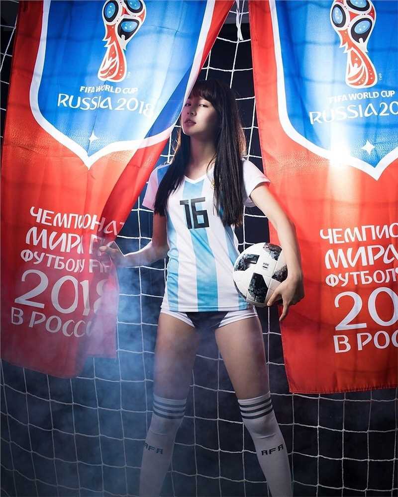 最新韩国气质甜美软妹子大长腿小清新私房照图库图集