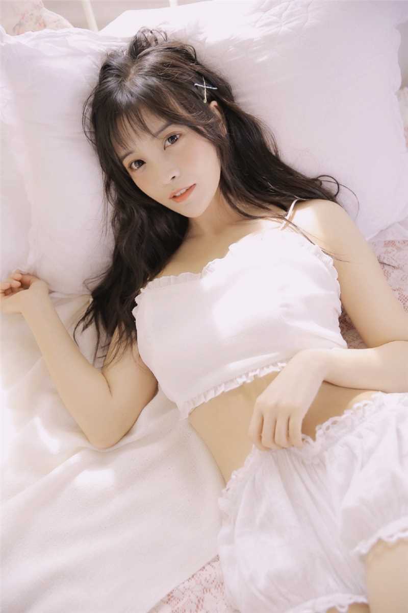 高清宅男女神好身材养眼内衣床上风情诱惑感图集