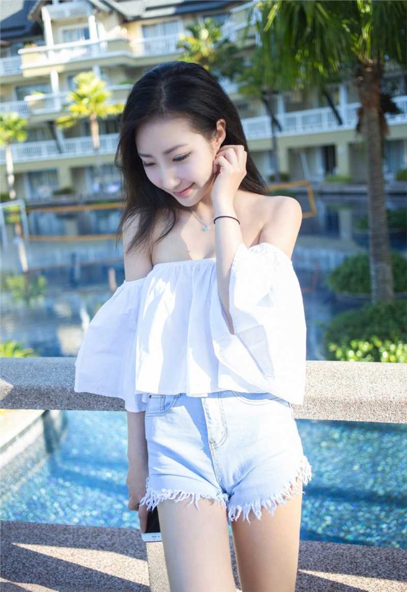 精选宅男女神户外大长腿热裤成熟妩媚养眼性感图片图册