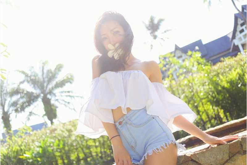 精选宅男女神户外大长腿热裤成熟妩媚养眼性感图片图册