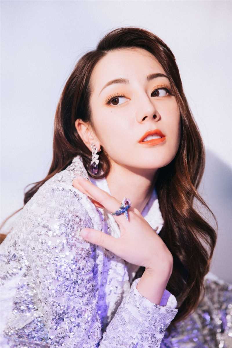 最新宅男女神御姐迪丽热巴长腿精致长裙优雅惊艳造型图片壁纸