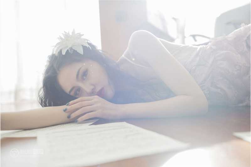 优质长腿女神薄纱身姿好妖娆裸背玉臂风情相册