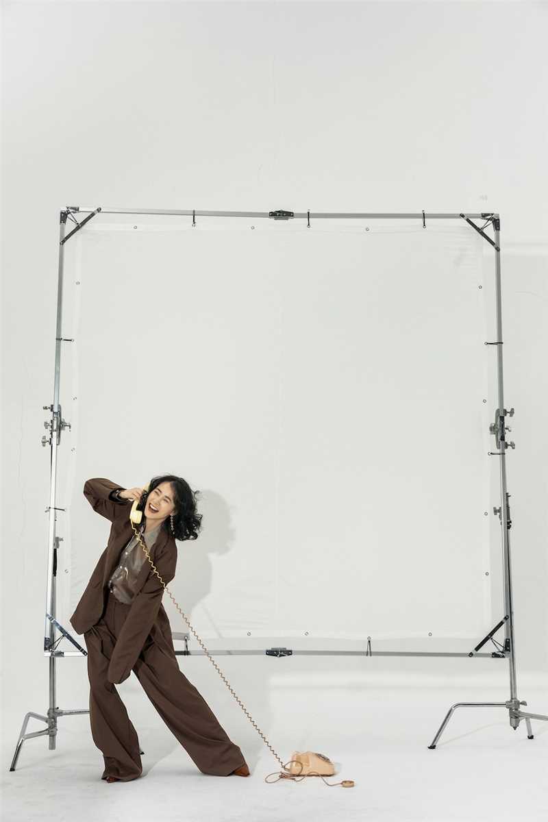 最新名媛柴碧云复古时尚成熟魅力杂志图片壁纸