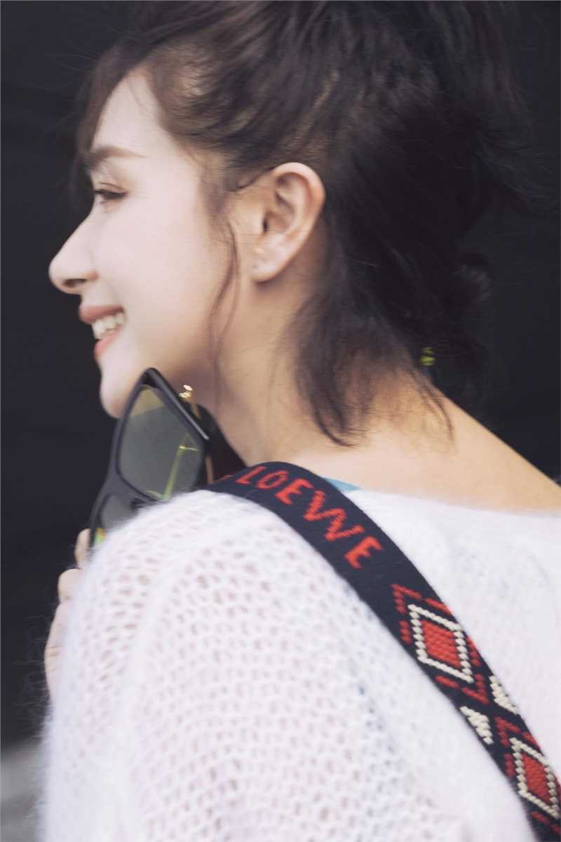 精选街拍美女万茜休闲牛仔裤时尚生活服饰图片图册