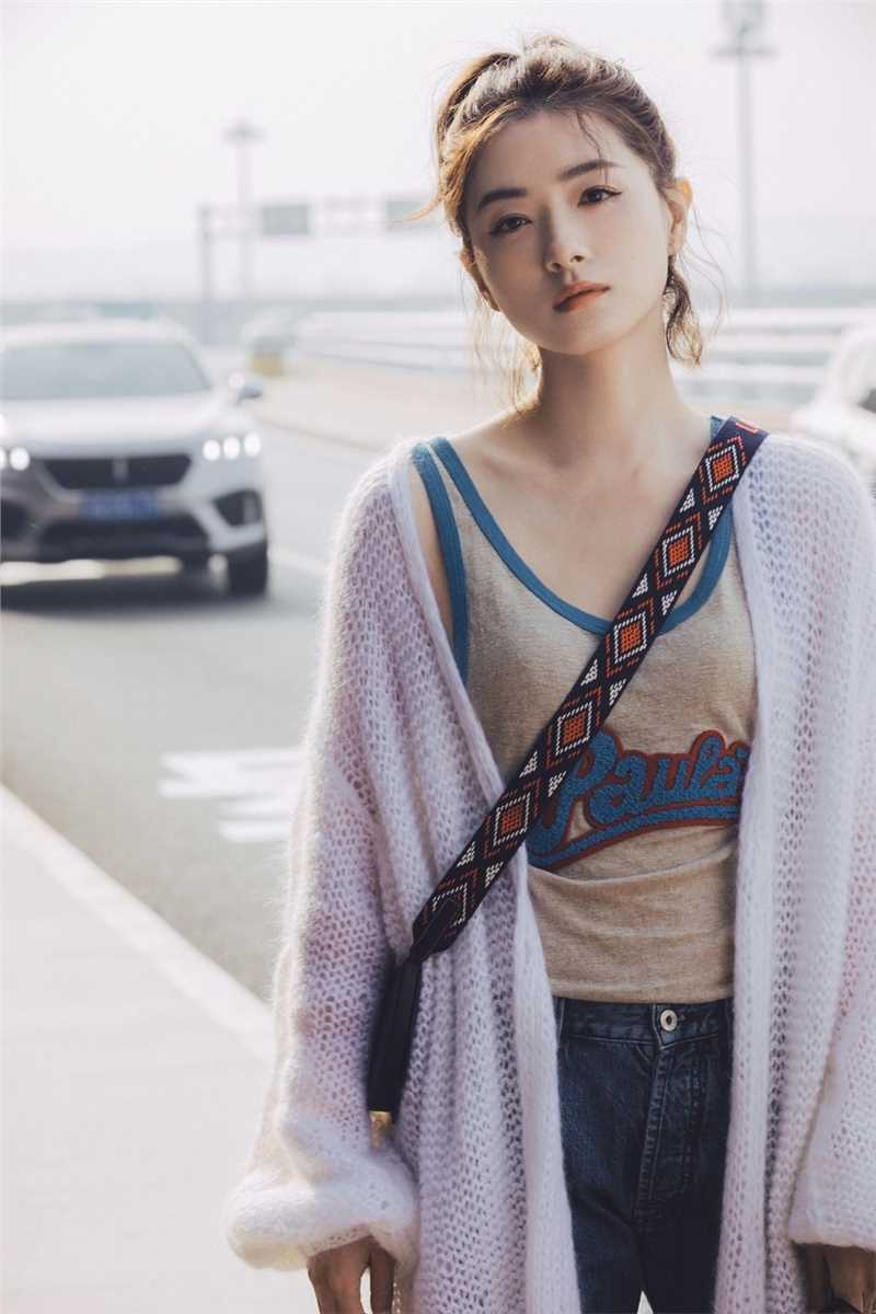 精选街拍美女万茜休闲牛仔裤时尚生活服饰图片图册