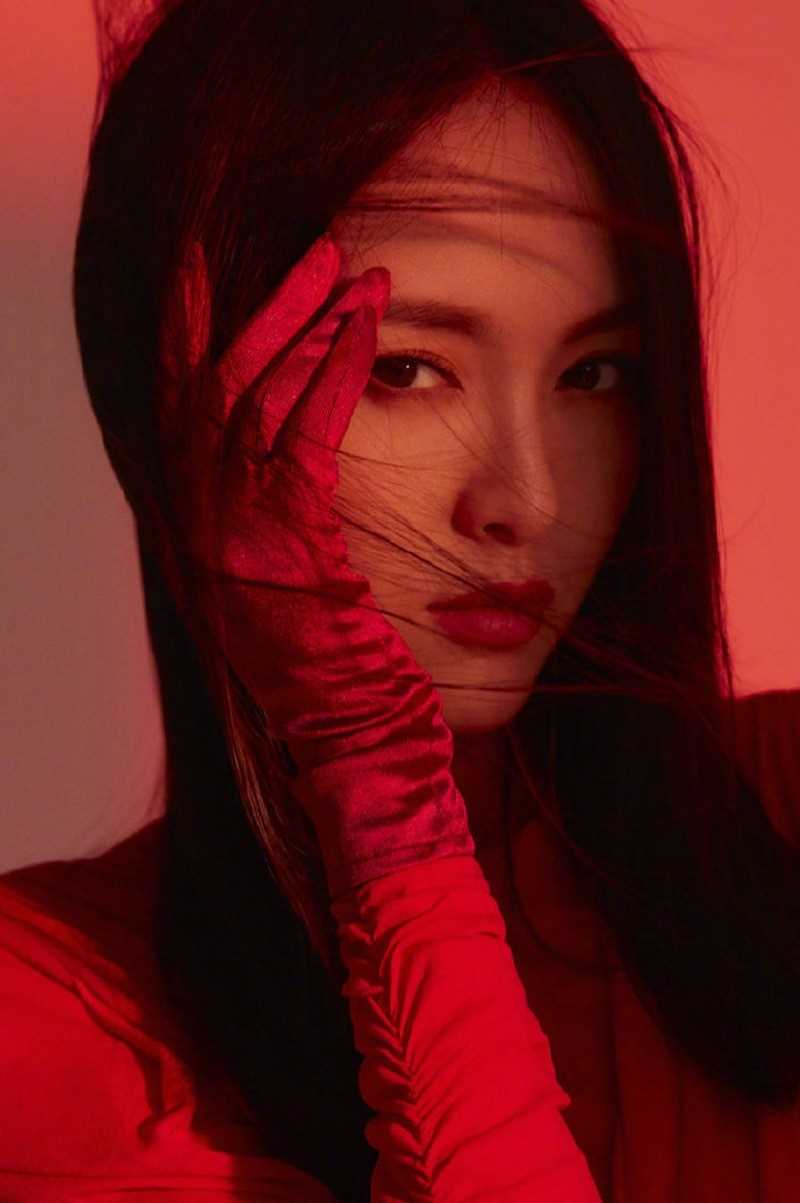 精选美女唐嫣妖娆时尚抚媚杂志封面大片图册