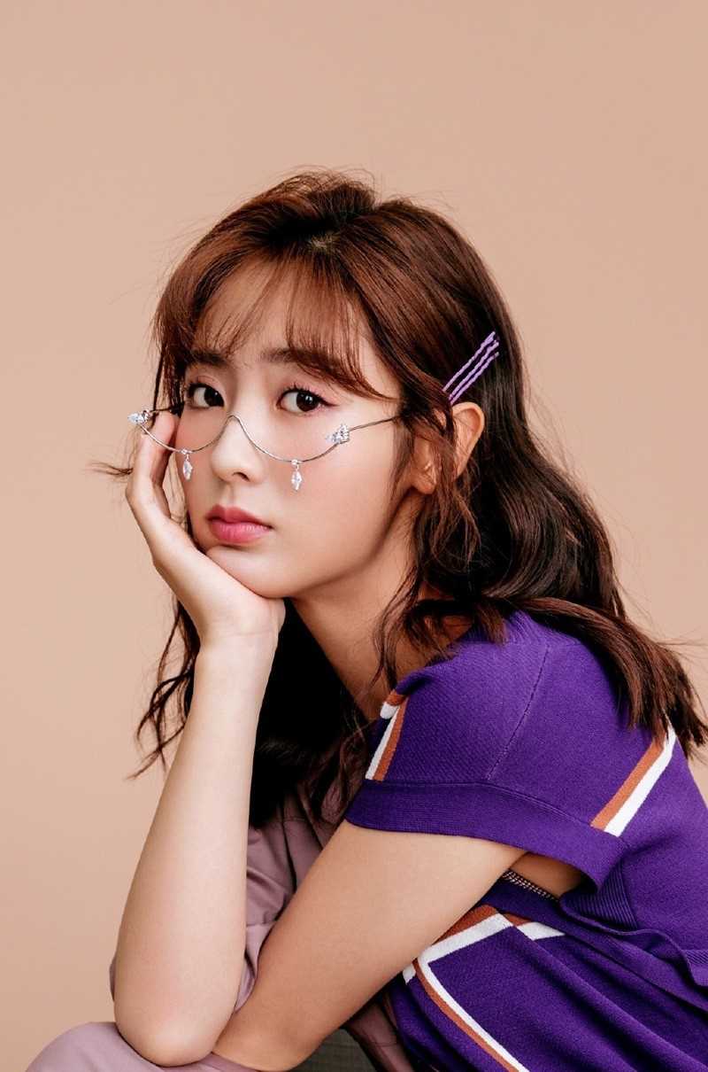 最全时尚美女邢菲率直养眼半框眼镜文艺图片壁纸