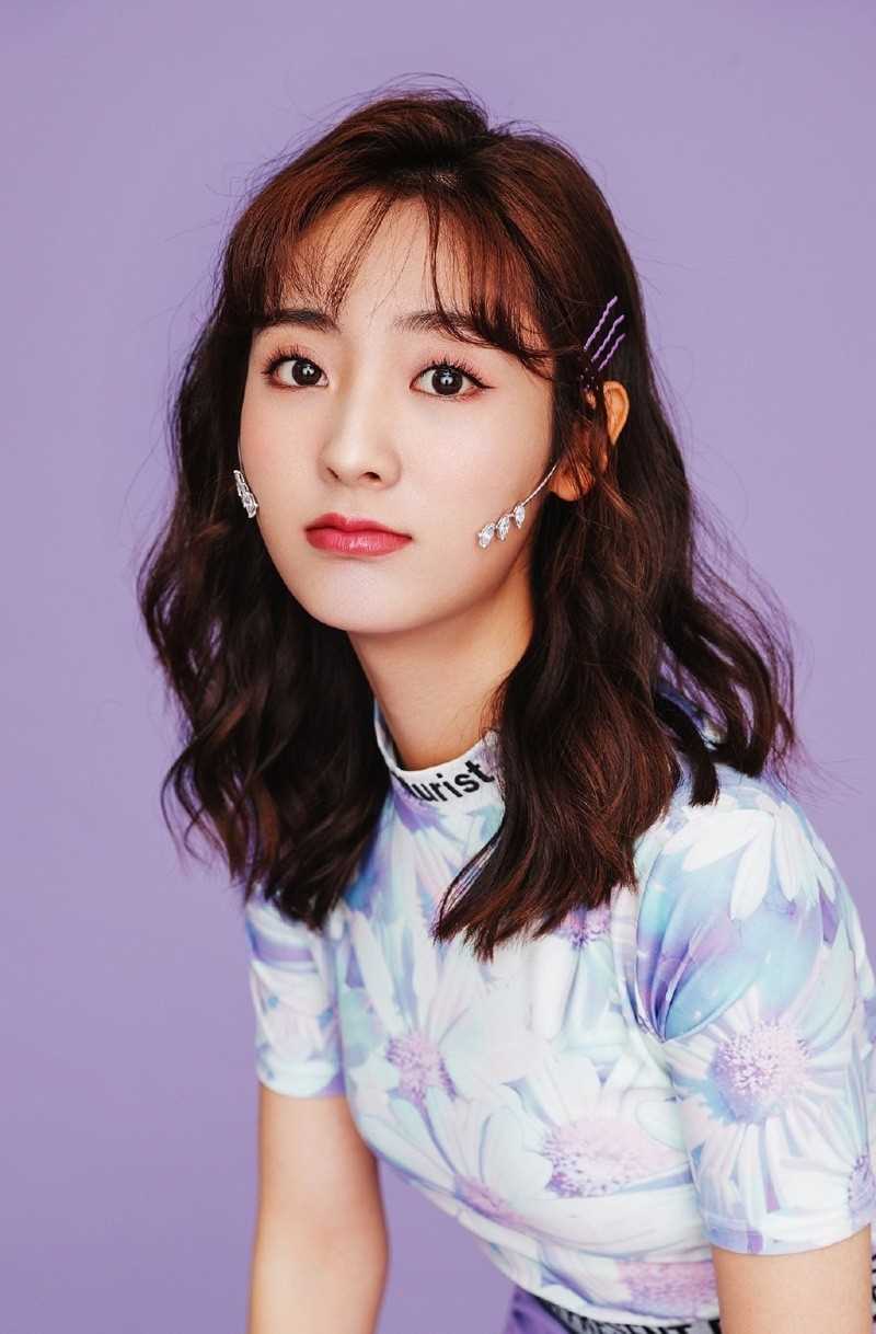 最全时尚美女邢菲率直养眼半框眼镜文艺图片壁纸