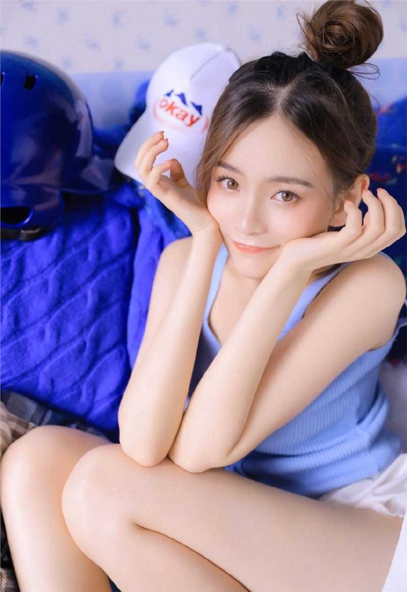 特别专辑自然素颜美女吊带热裤气质慵懒迷人性感美女成熟照图片