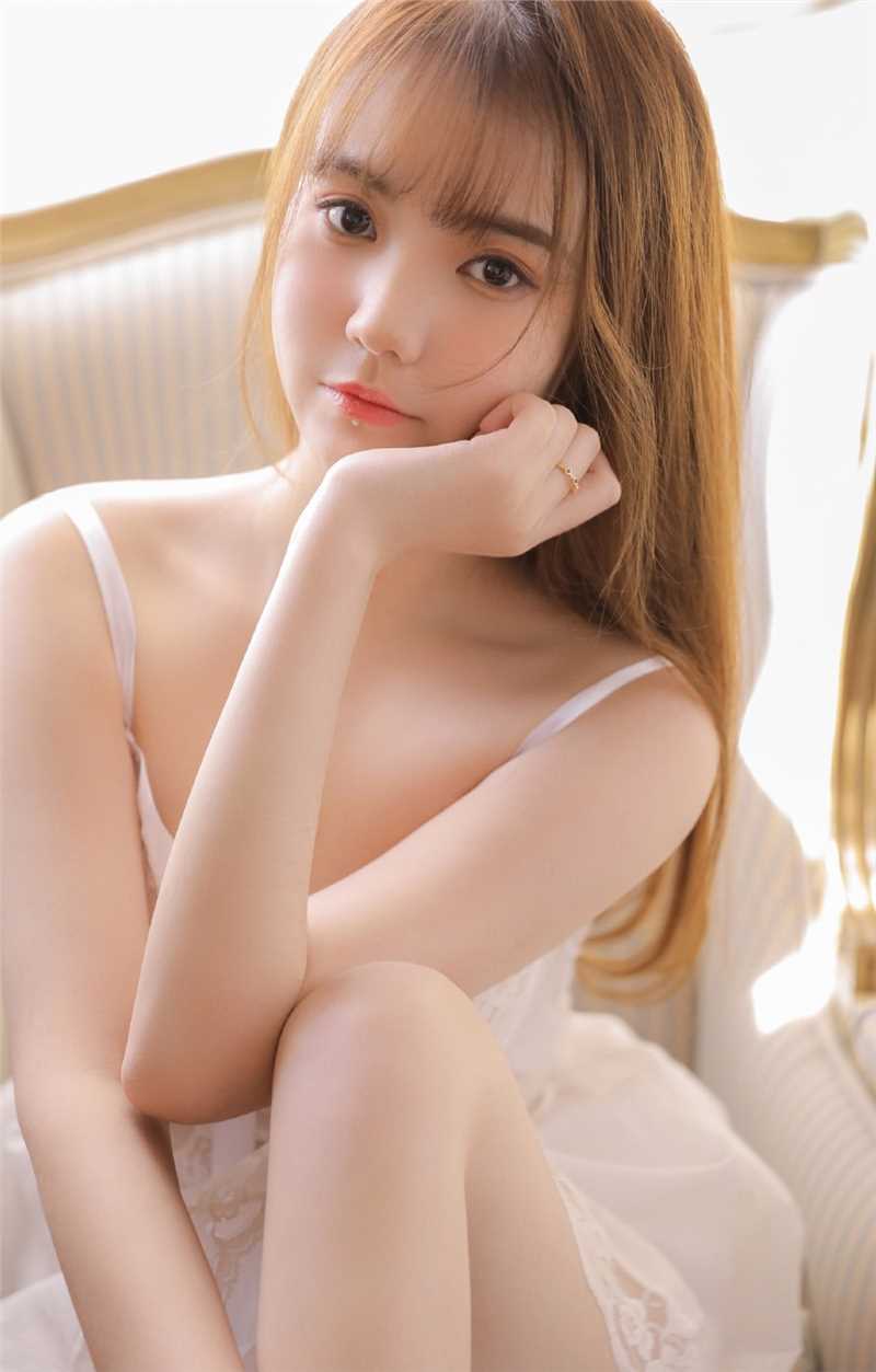 特别专辑丰满诱人的美女尤物娇艳欲滴蕾丝吊带显得性感撩人的个性图片