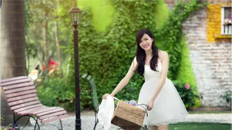 清纯亚洲美女户外热裤长腿唯美小清新图片